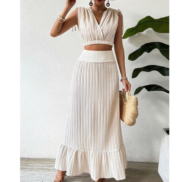 Boho Red Sleeveless Crop Top Maxi Skirt Set - Picture 2 of 6